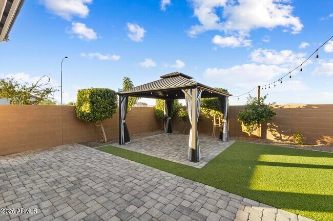 Building Photo - 11086 W Hadley St