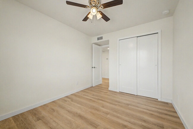 Building Photo - 3430 E Poinsettia Dr