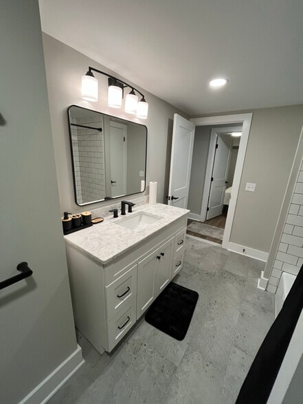 Building Photo - 3 Union Ave