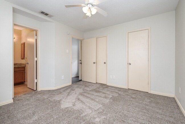 Building Photo - 1521 Wheatfield Ct