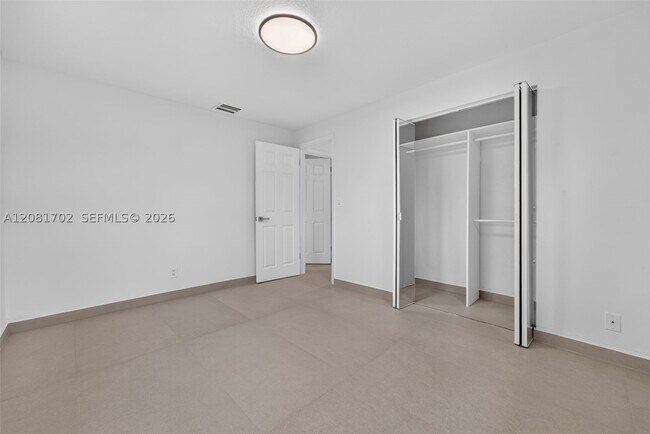 Building Photo - 3036 N 58th Ave