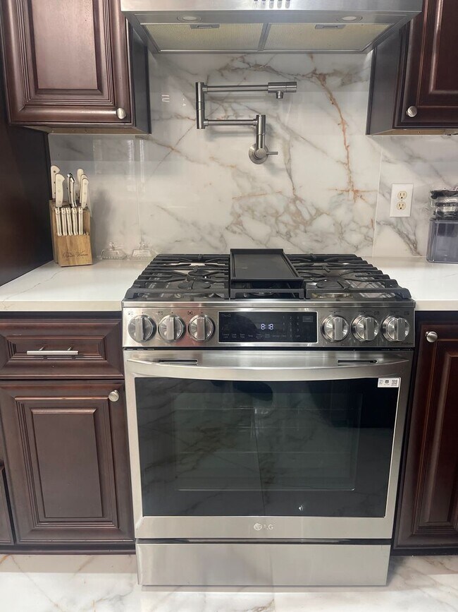 Building Photo - Cypress Point