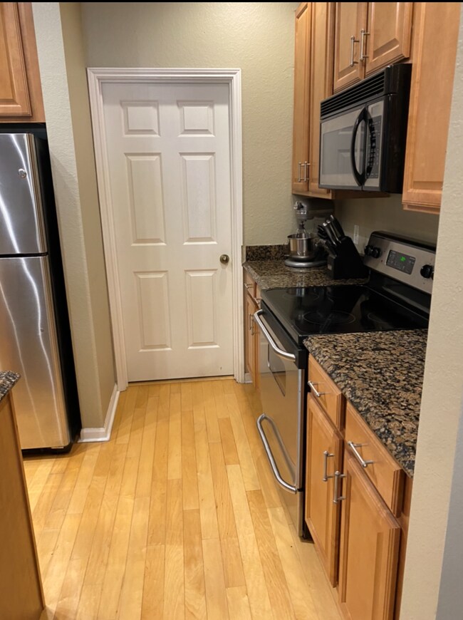 Building Photo - 2200 Tuscany Trce