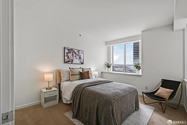 Building Photo - 400 Beale St