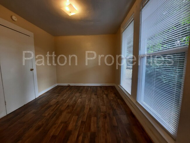 Building Photo - Forest Acres Apartment