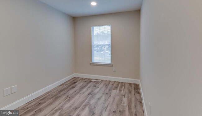 Building Photo - 47726 Devin Cir