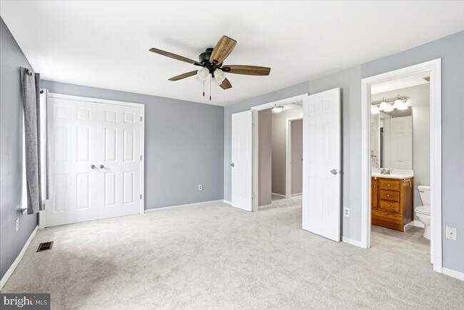Building Photo - 5735 Sunset View Ln