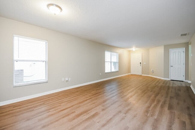 Building Photo - 12821 Oulton Cir