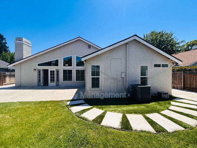 Building Photo - 3047 Mill Oak Way