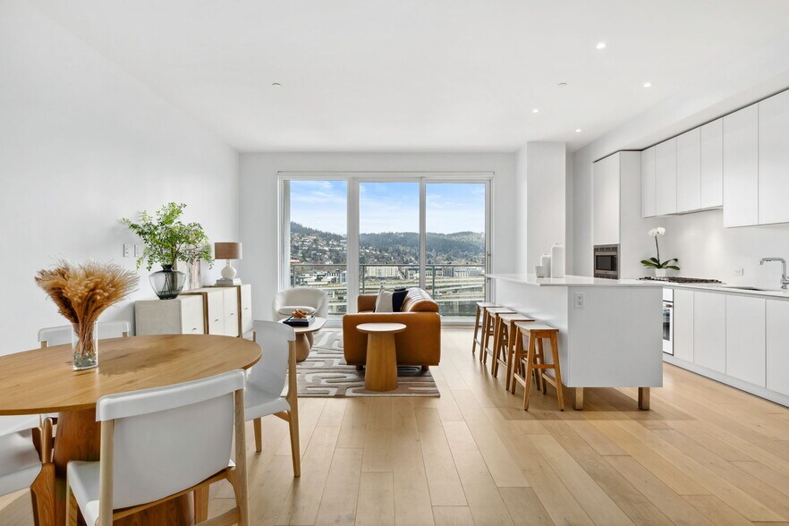 Kitchen/Living/View - 1150 NW Quimby St