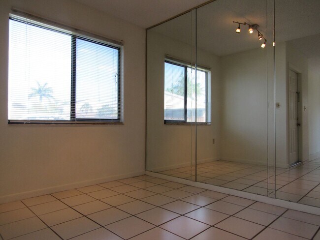 Building Photo - Cedarbend 5266-2