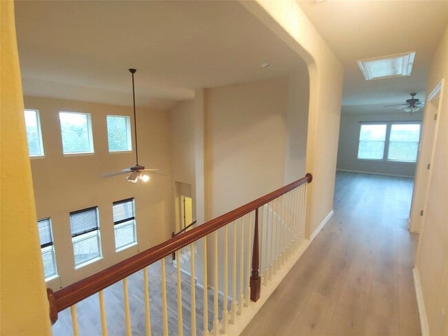 Building Photo - 1601 Lions Den