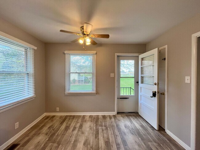 Building Photo - Country Ranch Available Now!