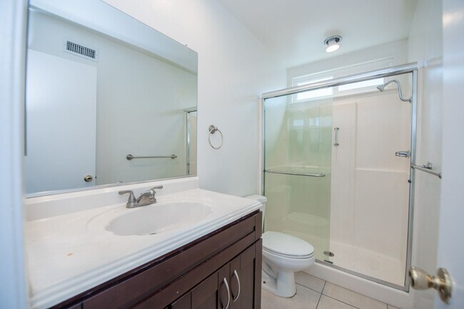Building Photo - Spacious 4 Bedroom Home in Quiet Yorba Linda Neighborhood