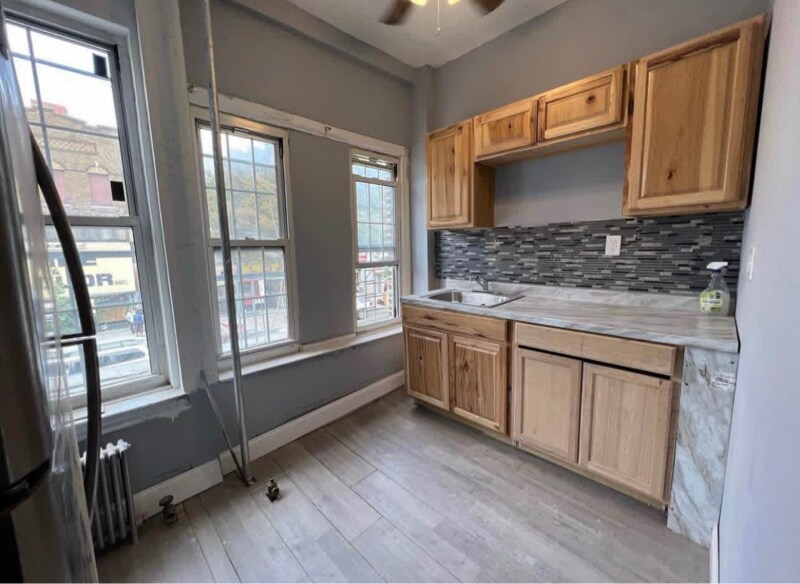 Primary Photo - 1624 Pitkin Ave