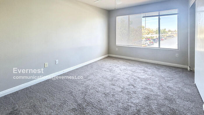 Building Photo - 5710 E Tropicana Ave