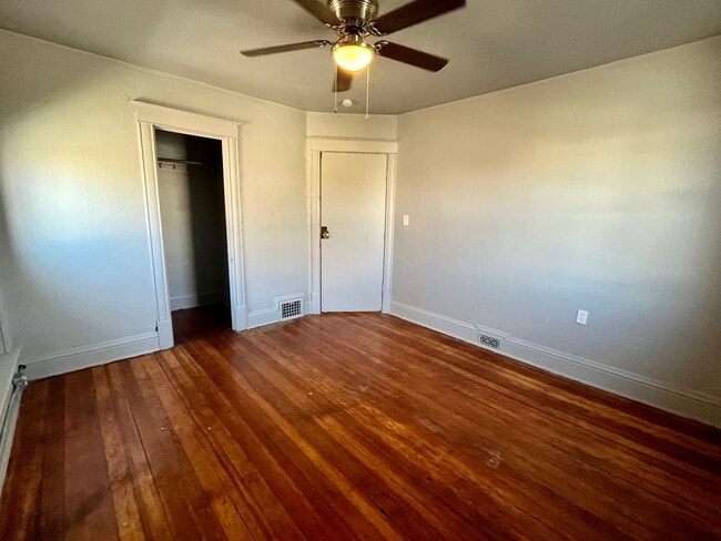 Building Photo - 3 bedroom / 2 bath home!