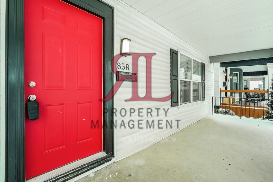 Building Photo - 858 S Ohio Ave