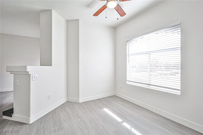 Building Photo - 5525 W Flamingo Rd