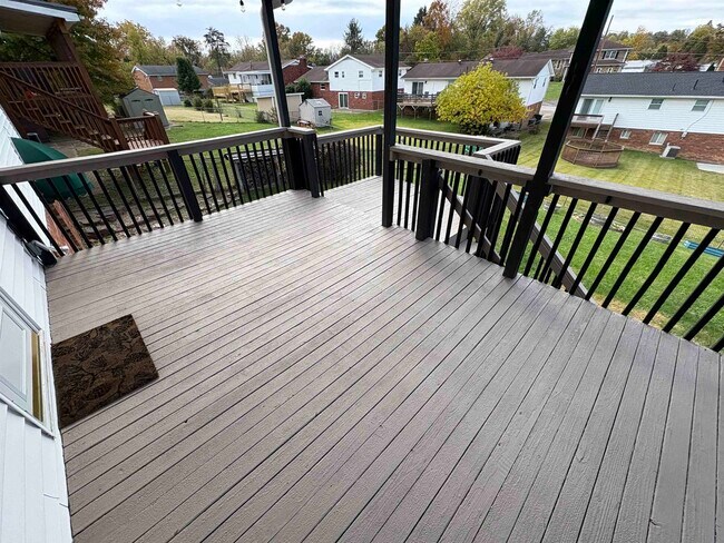 Building Photo - 9 Adkins Ct