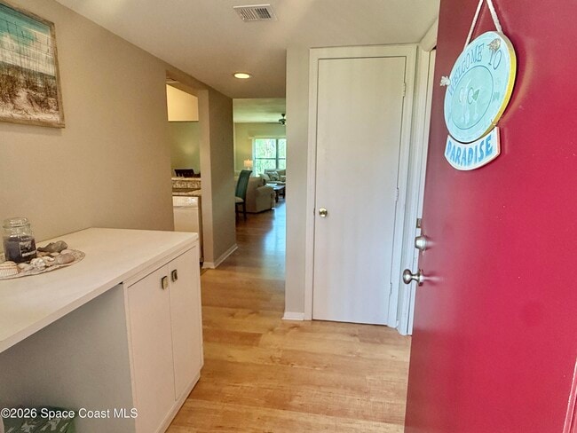 Building Photo - 6175 S Mirror Lake Dr