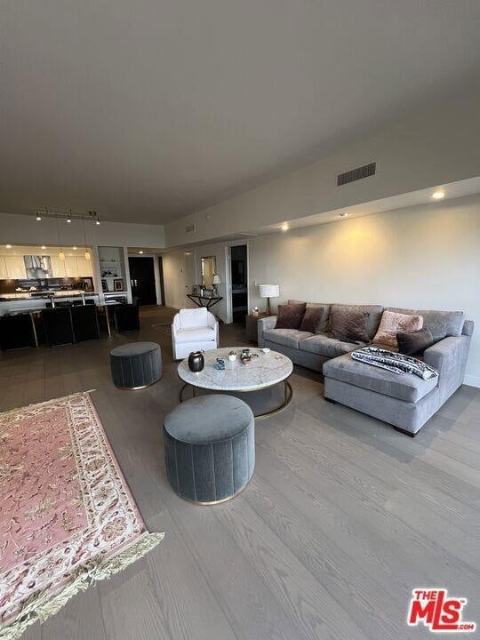 Building Photo - 10445 Wilshire Blvd