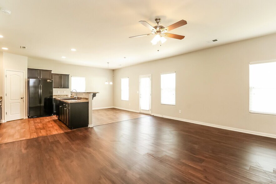 Building Photo - 1108 Black Diamond Dr