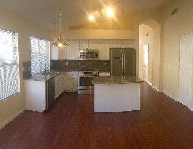 Building Photo - 3-bedroom remodeled in East Mesa