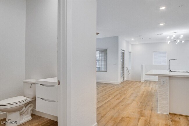 Building Photo - 237 Callen Falls Ave