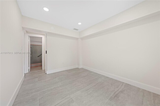 Building Photo - 161 SW 52nd Ct