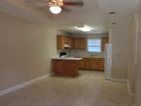 Building Photo - Crystal Lake Apartments (Pardo)