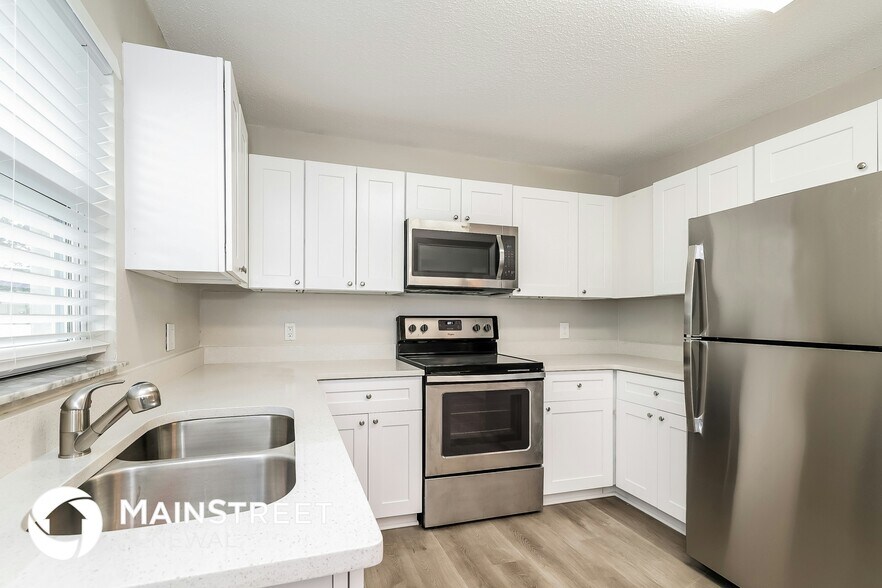 Building Photo - 425 Danube Way