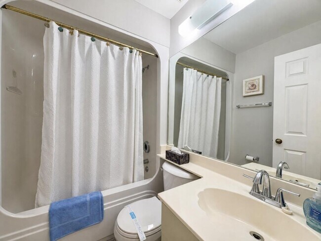 Building Photo - 388 Belina Dr
