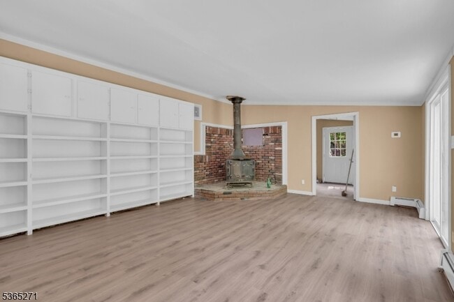 Building Photo - 5 3rd St