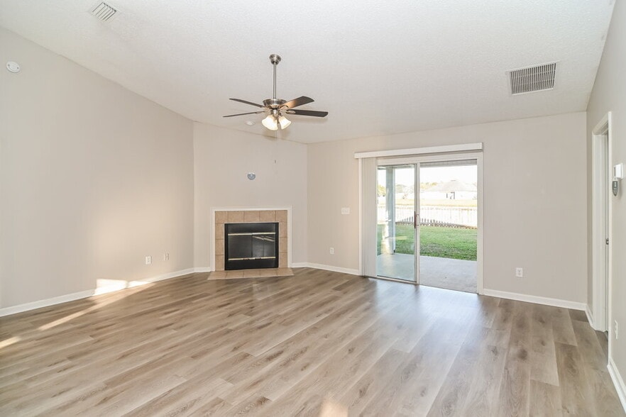 Building Photo - 7057 Rapid River Dr W