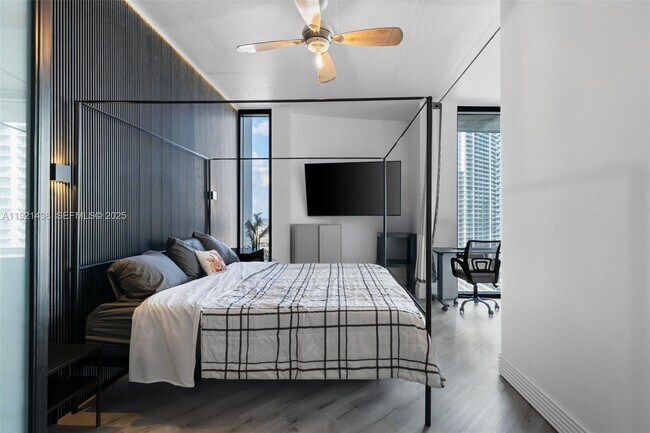 Building Photo - 690 SW 1st Ct