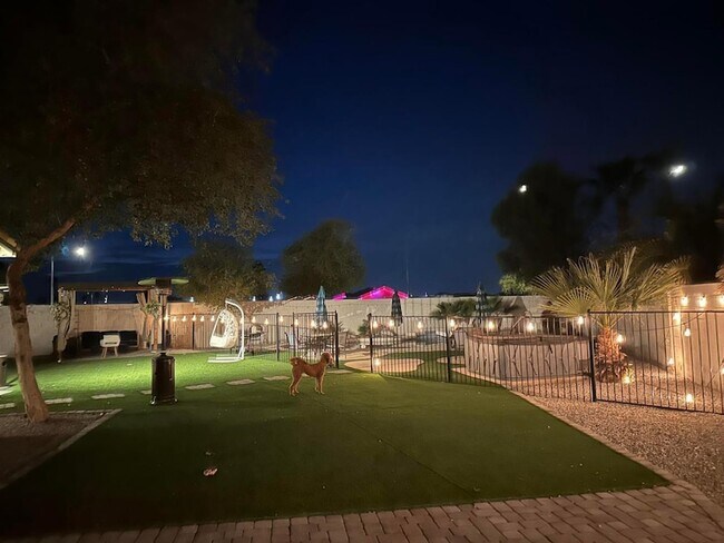 Building Photo - 6424 N Florence Ave