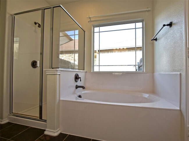 Building Photo - 2717 Claremont Ct