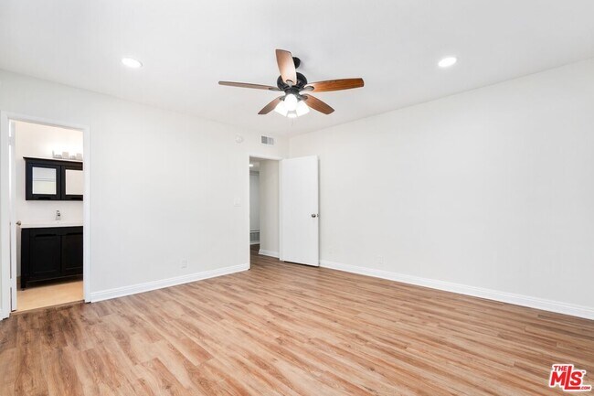 Building Photo - 1907 Selby Ave