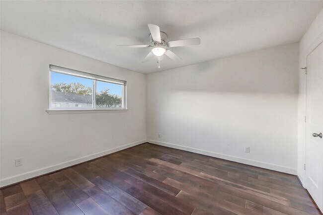 Building Photo - 7505 Brompton St