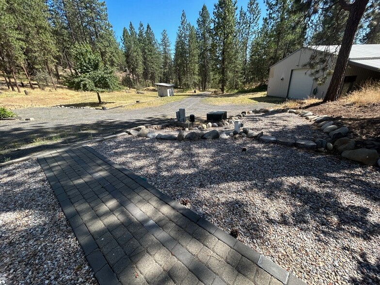 driveway-shop not included - 6144 Highway 291