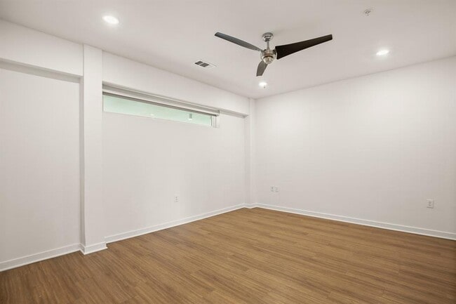 Building Photo - 4361 S Congress Ave