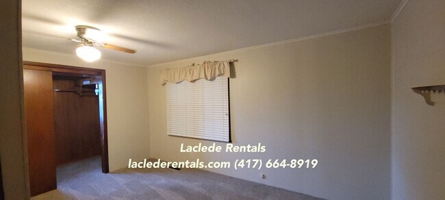 Building Photo - 3 BEDROOM 2 BATHROOM HOUSE FOR RENT