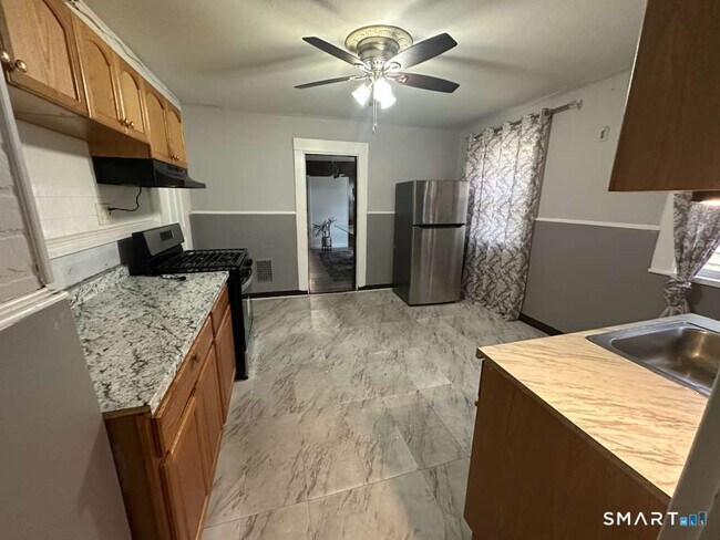 Building Photo - 43 Washington Terrace