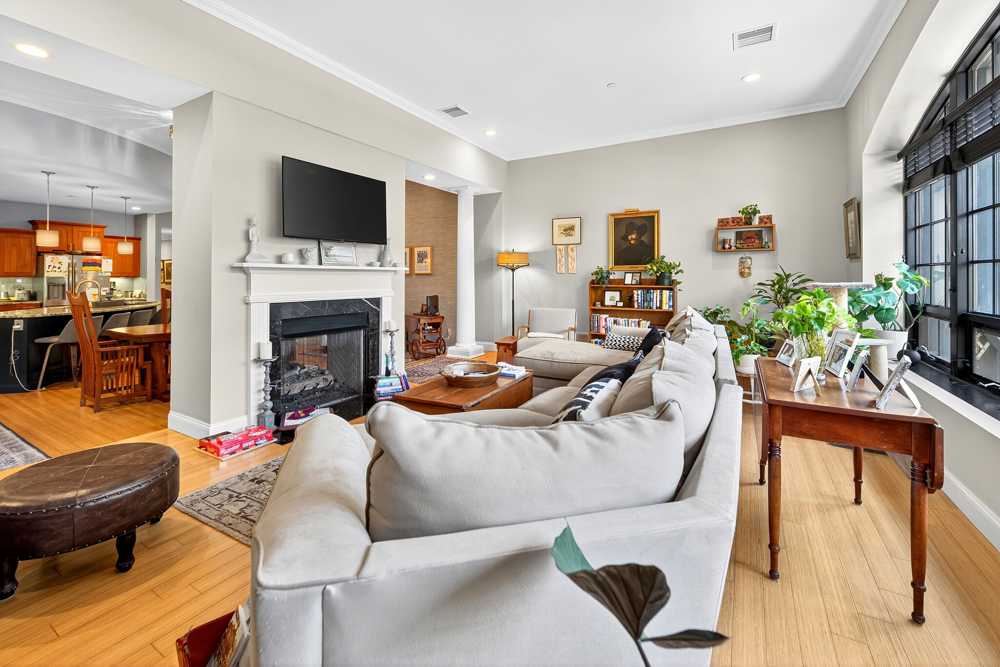 Building Photo - 325 S Salina St