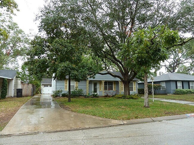 Building Photo - 7207 Raton St