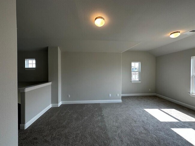 Building Photo - 109 Riverhill Dr