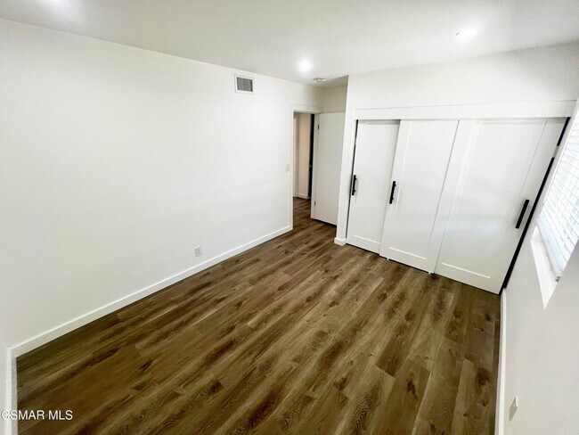 Building Photo - 1376 E Avenida De Los Arboles