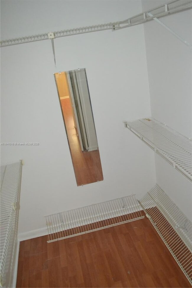 Building Photo - 491 Racquet Club Rd