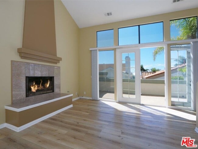Building Photo - 515 N Gertruda Ave